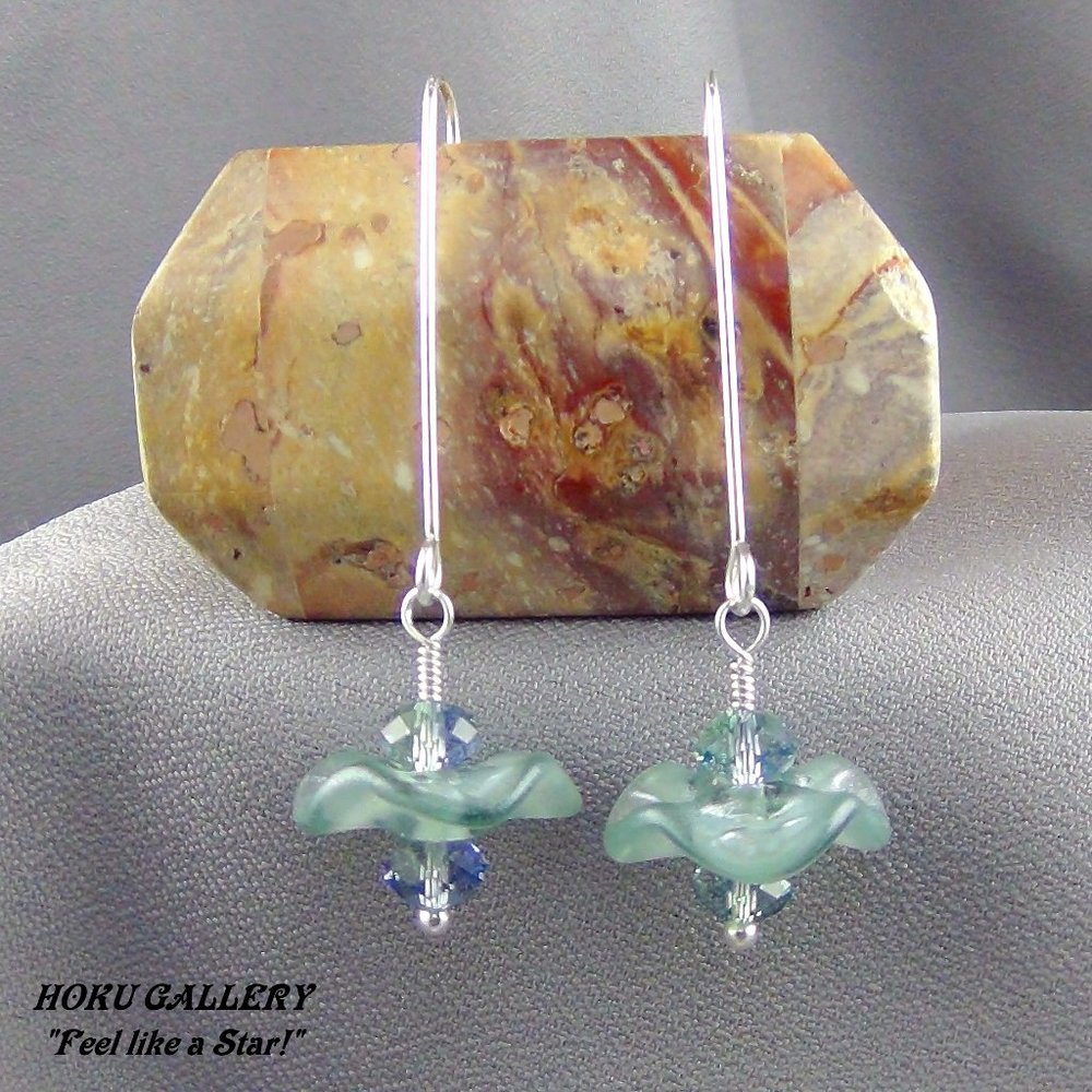 NWOT Earrings Green Wavy Lampwork Glass w/ Austrian Crystals, Handmade 2.25"